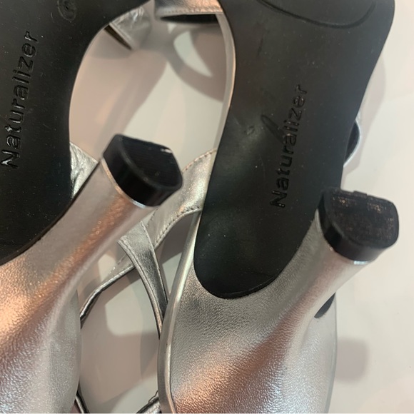 NATURALIZER metallic silver strappy sandals are the comfort line size 11 - Picture 10 of 16